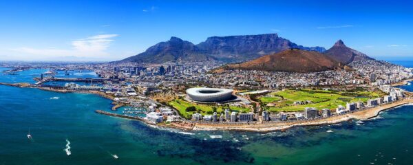Aerial view of Capetown and Table Mountain 6 أيام في كيب تاون